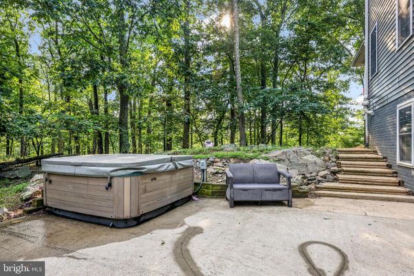 Exterior, Hot Tub