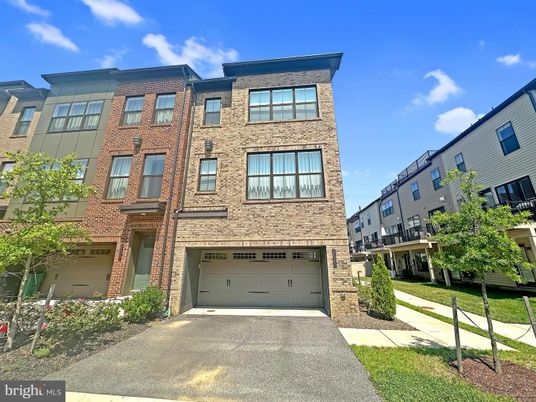 Attached, Exterior, Facade, Brick Facade, Rowhouse