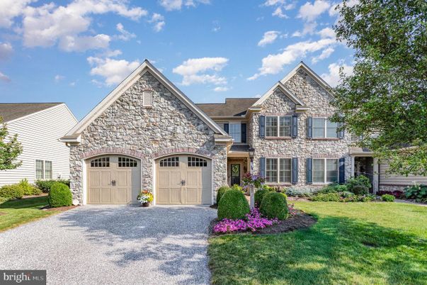 Attached, Exterior, Facade, Brick Traditional