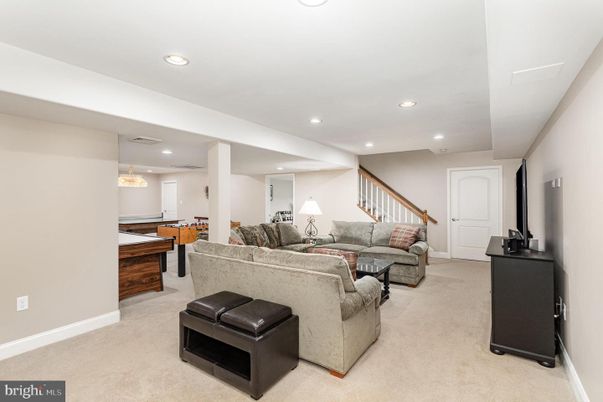 Interior, Living room, Pendant Lights, Recessed Lighting