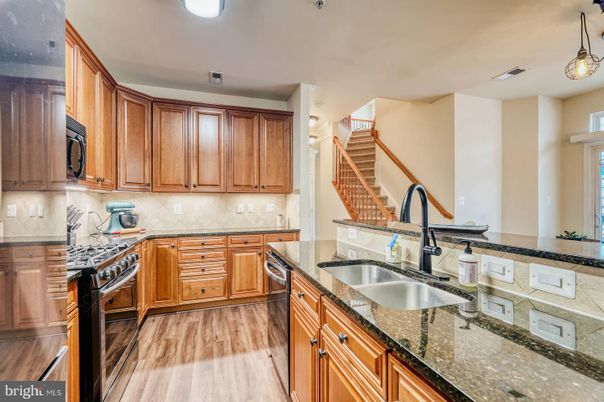 Interior, Kitchen, Pendant Lights, Wood Texture Flooring
