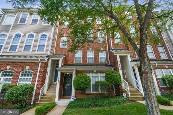 Exterior, Facade, Brick Facade, Rowhouse