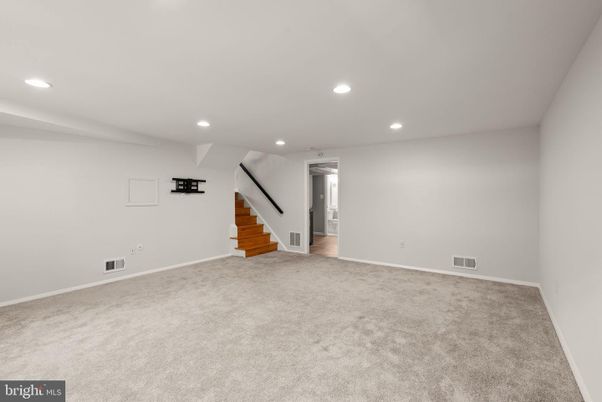 Empty room, Interior, Recessed Lighting