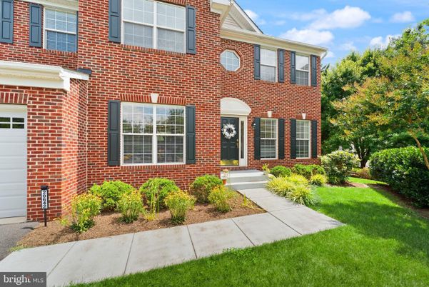 Exterior, Facade, Brick Facade, Georgian