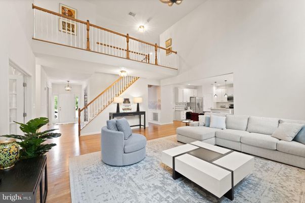 Interior, Kitchen, Living room, Pendant Lights, Recessed Lighting, Wood Texture Flooring