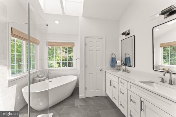 Bathroom, Dual Sink Vanities, Free Standing Baths, Interior, Recessed Lighting