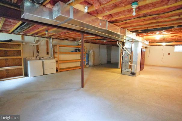 Interior, Washer, Wooden Beams