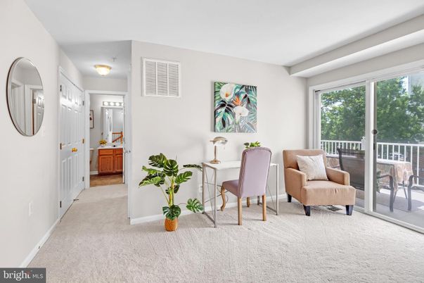 Home Office, Interior
