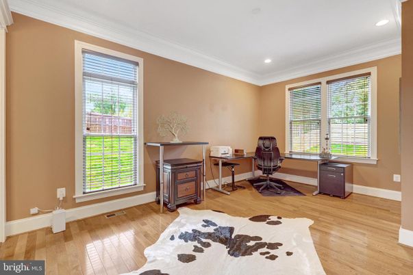 Home Office, Interior, Recessed Lighting, Wood Texture Flooring
