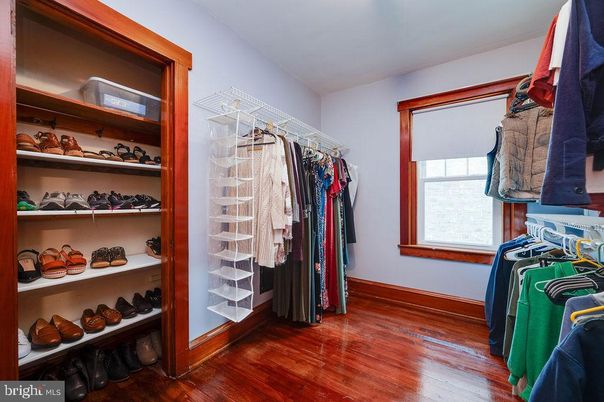 Interior, Walk-in Closets, Wood Texture Flooring