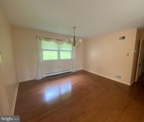 Chandelier, Empty room, Interior, Wood Texture Flooring