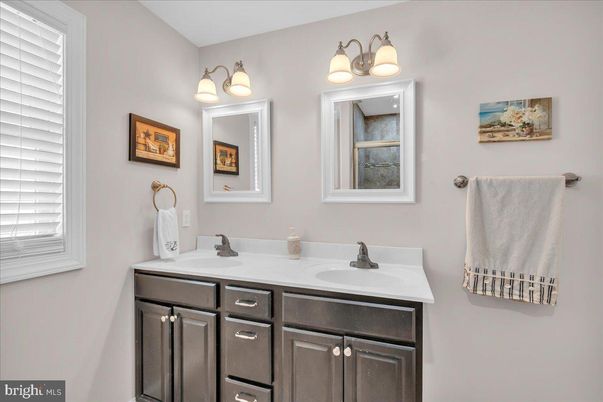 Bathroom, Dual Sink Vanities, Interior