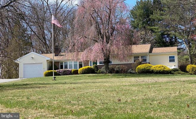 Attached, Backyard, Exterior, Facade, Ranch