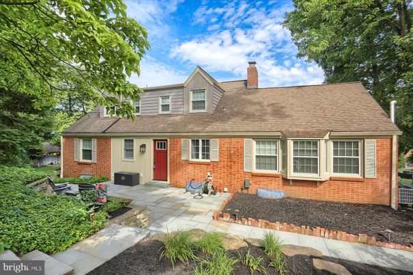 Exterior, Facade, Brick Facade, Cape Cod