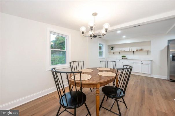 Chandelier, Dining room, Interior, Kitchen, Recessed Lighting, Wood Texture Flooring