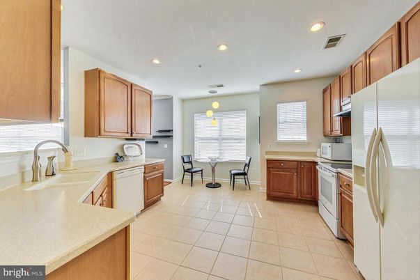 Dining room, Interior, Kitchen, Recessed Lighting