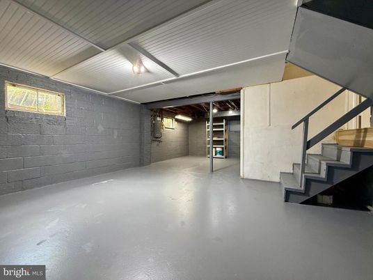 Garage, Interior, Stone Walls