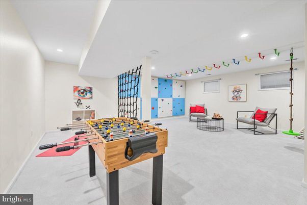Game Room, Interior, Recessed Lighting