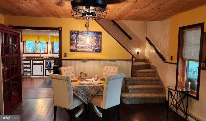 Chandelier, Dining room, Interior, Wooden Ceilings, Wood Texture Flooring