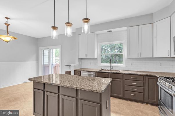 Interior, Kitchen, Pendant Lights, Stainless Steel Appliances