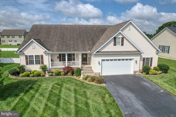 Attached, Exterior, Facade, Farmhouse
