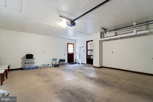 Garage, Interior