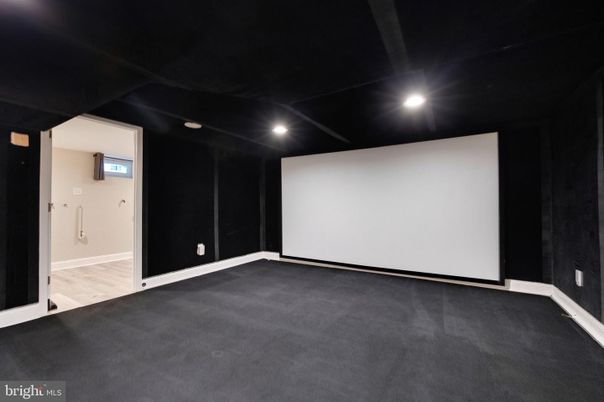 Empty room, Interior, Projection Screen, Recessed Lighting