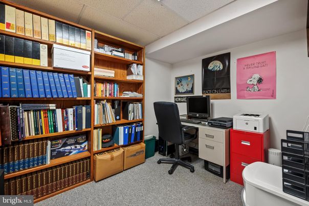 Home Office, Interior