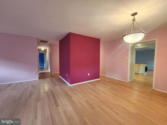 Empty room, Interior, Pendant Lights, Wood Texture Flooring