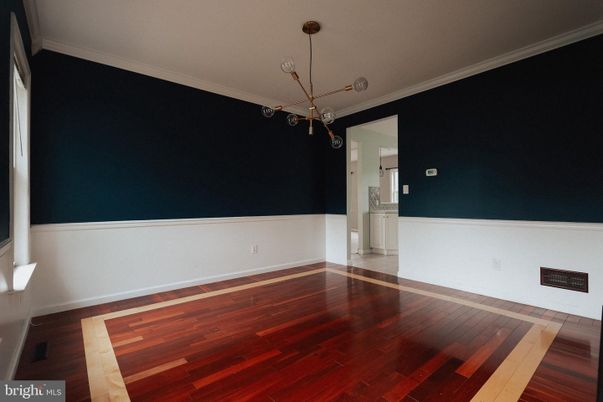 Empty room, Interior, Pendant Lights, Wood Texture Flooring