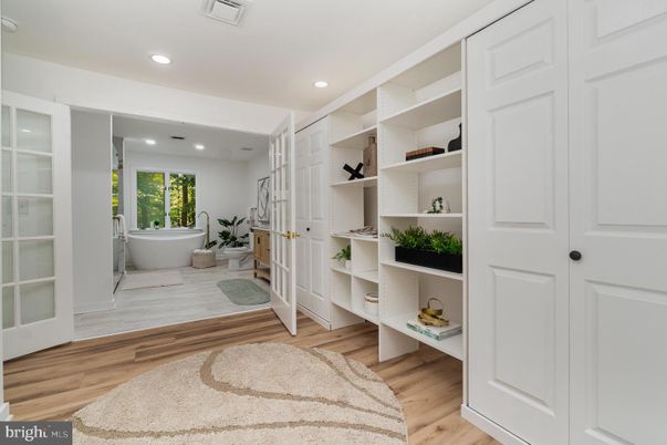 Bathroom, Free Standing Baths, Interior, Recessed Lighting, Walk-in Closets, Wood Texture Flooring