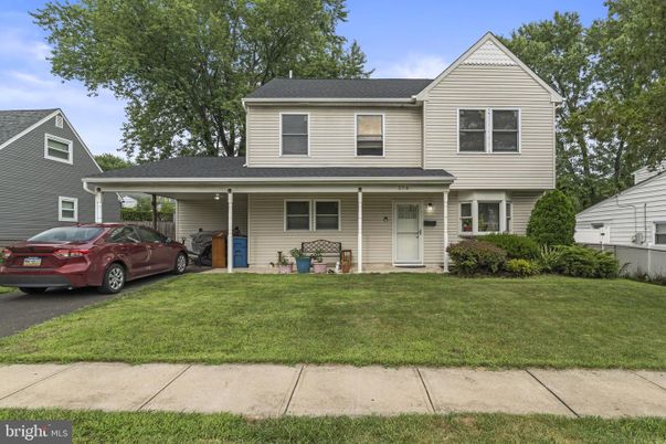 Exterior, Facade, Farmhouse