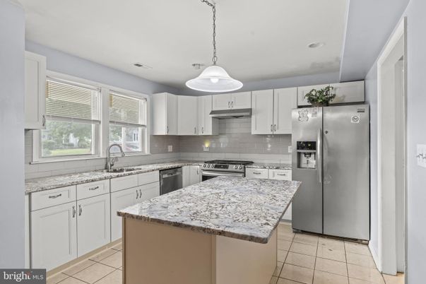 Interior, Kitchen, Pendant Lights, Recessed Lighting, Stainless Steel Appliances