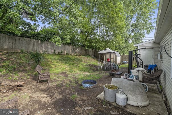 Backyard, Exterior