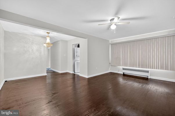 Chandelier, Empty room, Interior, Wood Texture Flooring