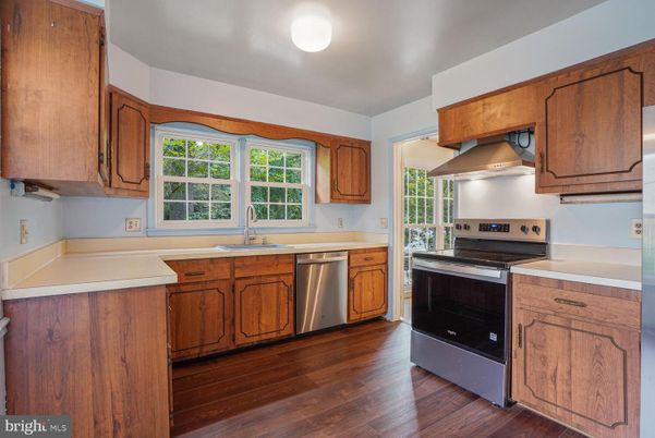 Interior, Kitchen, Stainless Steel Appliances, Wood Texture Flooring
