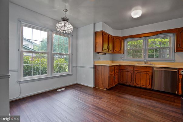 Interior, Kitchen, Pendant Lights, Wood Texture Flooring