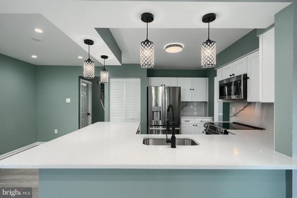 Interior, Kitchen, Pendant Lights, Recessed Lighting, Stainless Steel Appliances
