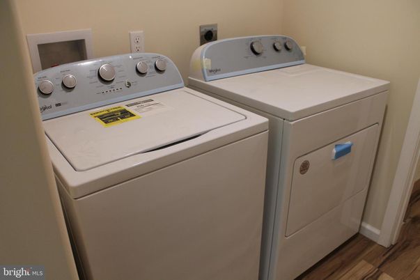 Interior, Utility Closets, Washer, Wood Texture Flooring