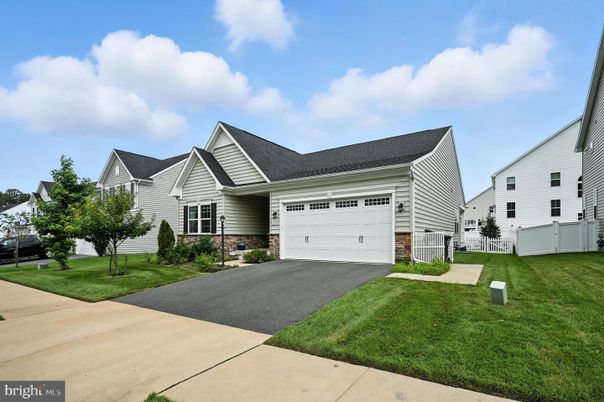Attached, Exterior, Facade, Farmhouse