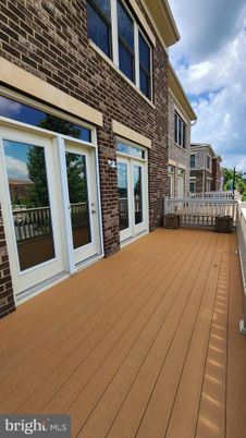 Exterior, Wood Texture Flooring