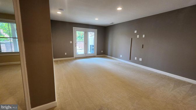 Empty room, Interior, Recessed Lighting