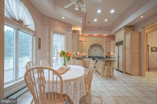 Dining room, Interior, Kitchen, Recessed Lighting, Stainless Steel Appliances