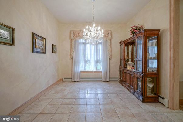 Chandelier, Interior