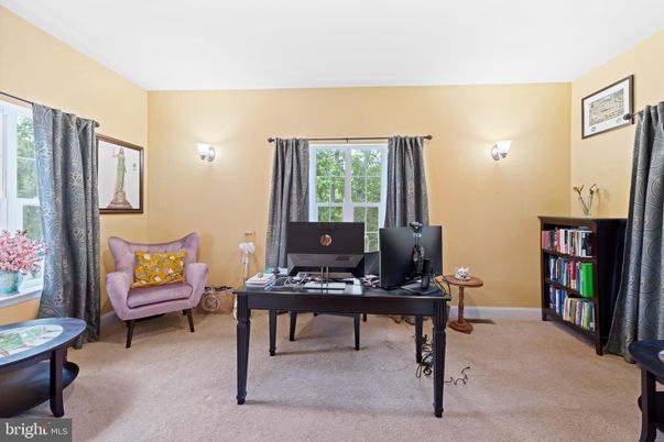 Home Office, Interior