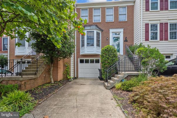 Attached, Exterior, Facade, Brick Facade, Rowhouse