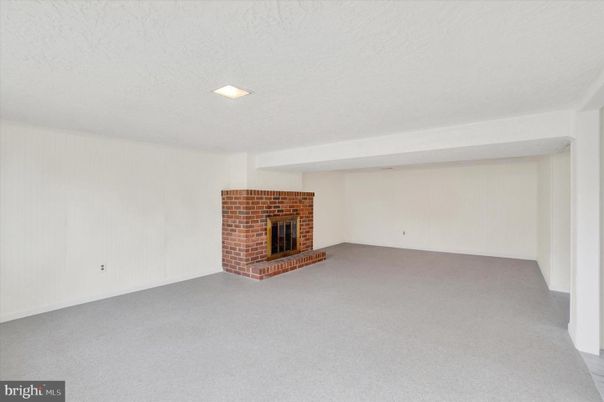 Empty room, Fireplace, Interior, Recessed Lighting