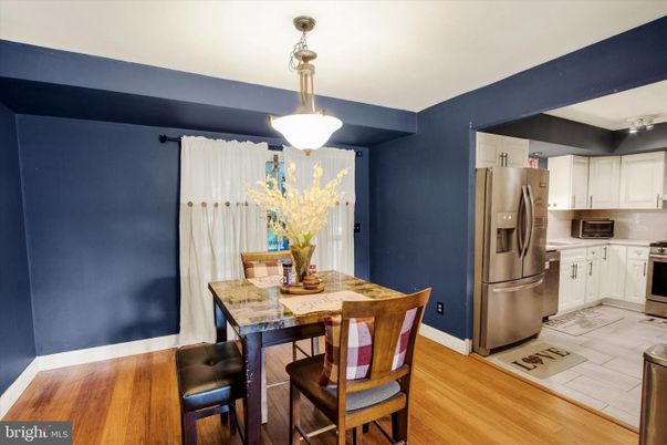 Dining room, Interior, Kitchen, Stainless Steel Appliances, Wood Texture Flooring