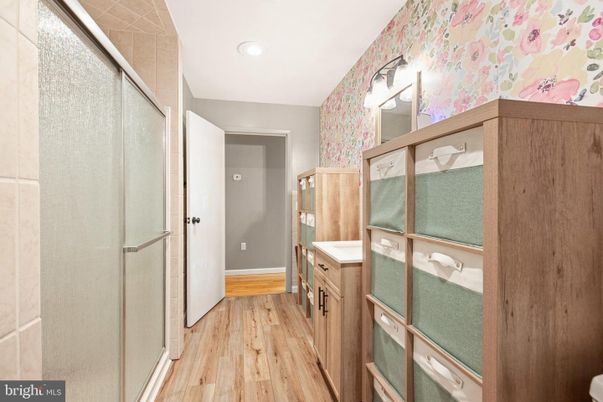 Bathroom, Interior, Recessed Lighting, Wood Texture Flooring