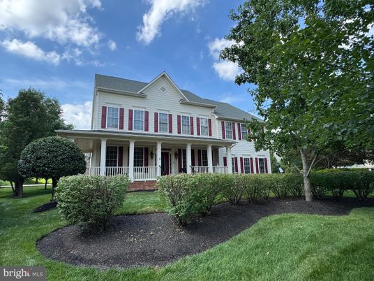 Backyard, Exterior, Facade, Farmhouse